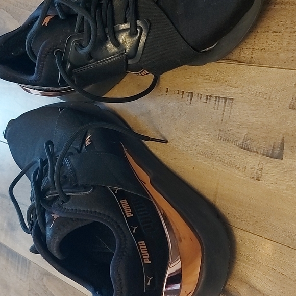 Puma black and pink trainers - Picture 2 of 2